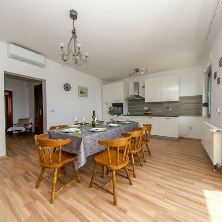 Apartments L&L Dugi Rat Ngoại thất bức ảnh