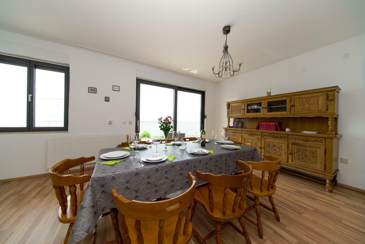 Apartments L&L Dugi Rat Ngoại thất bức ảnh